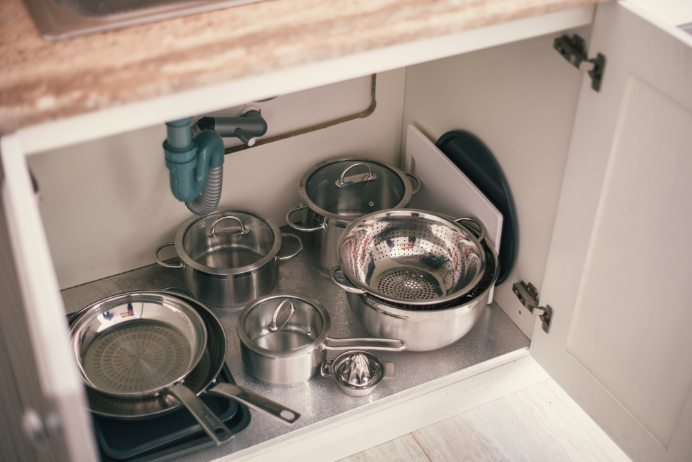How to Organize Pots and Pans in Kitchen Cabinets